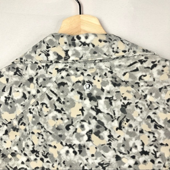 Lululemon Nice Asana Athletic Jacket in Not So Petite Fleur Silver Spoon 6 - Picture 7 of 7